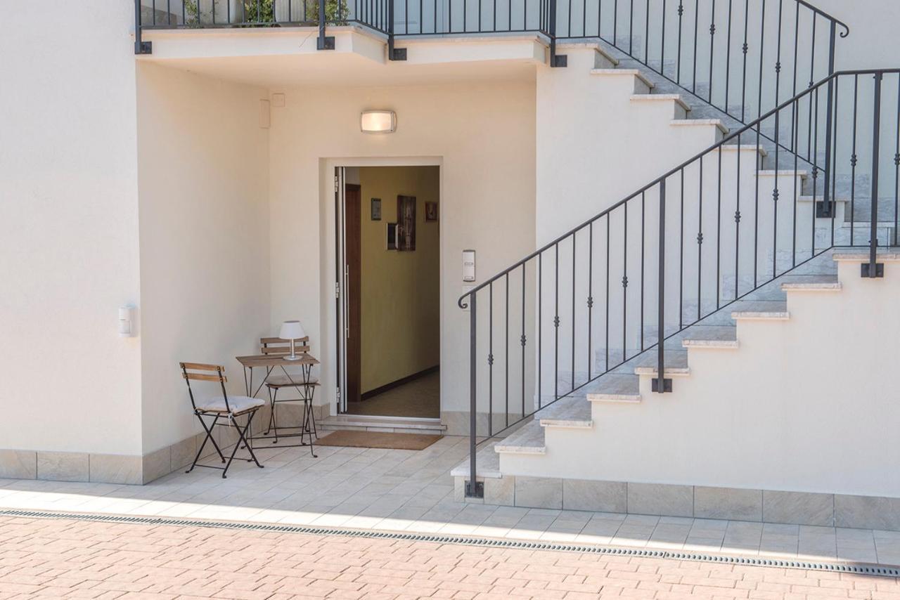A11 - Varano, Delizioso Trilocale Con Giardino Ancona Exterior photo