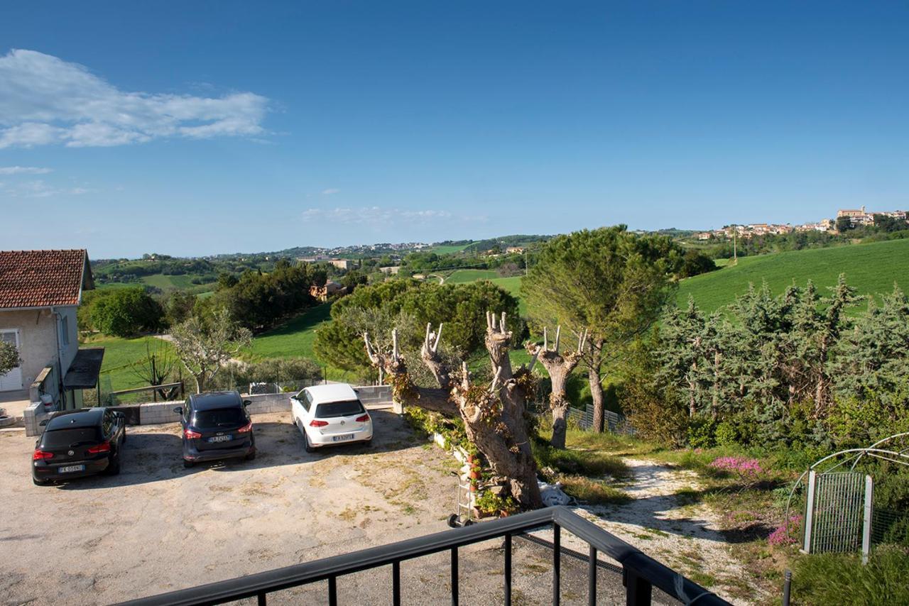 A11 - Varano, Delizioso Trilocale Con Giardino Ancona Exterior photo